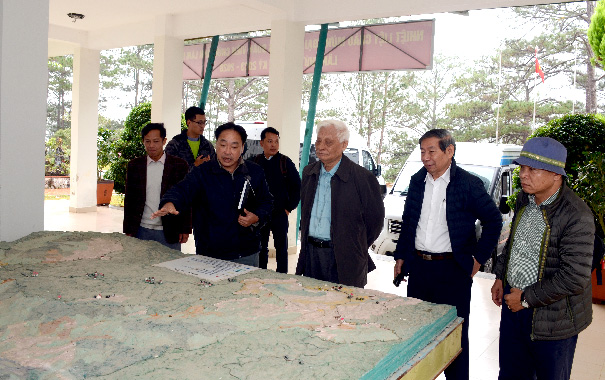 Các[-]nhà[-]khoa[-]học[-]Hội[-]BVTN&MT[-]Việt[-]Nam[-]và[-]Hàn[-]Quốc[-]thăm[-]thăm[-]và[-]làm[-]việc[-]tại[-]Vườn[-]quốc[-]gia[-]Bidoup[-]-[-]Núi[-]Bà
